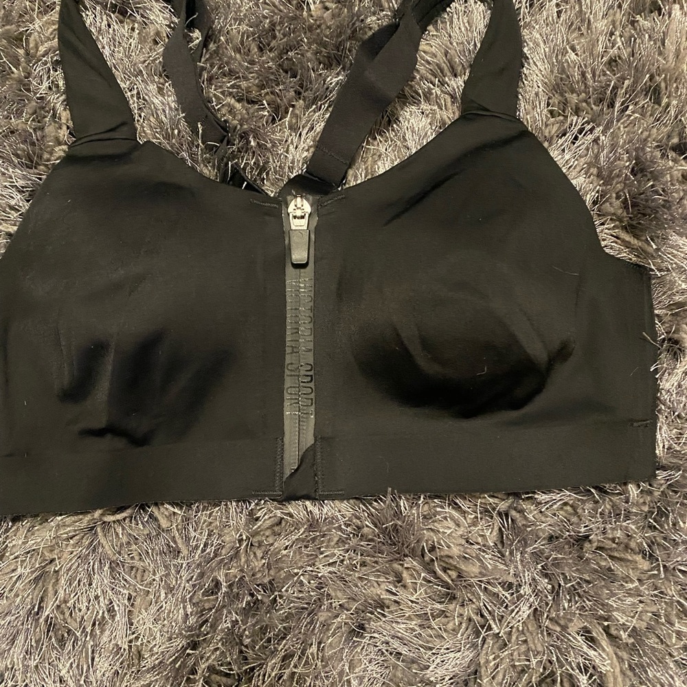 New without tags Victoria’s Secret sports bra